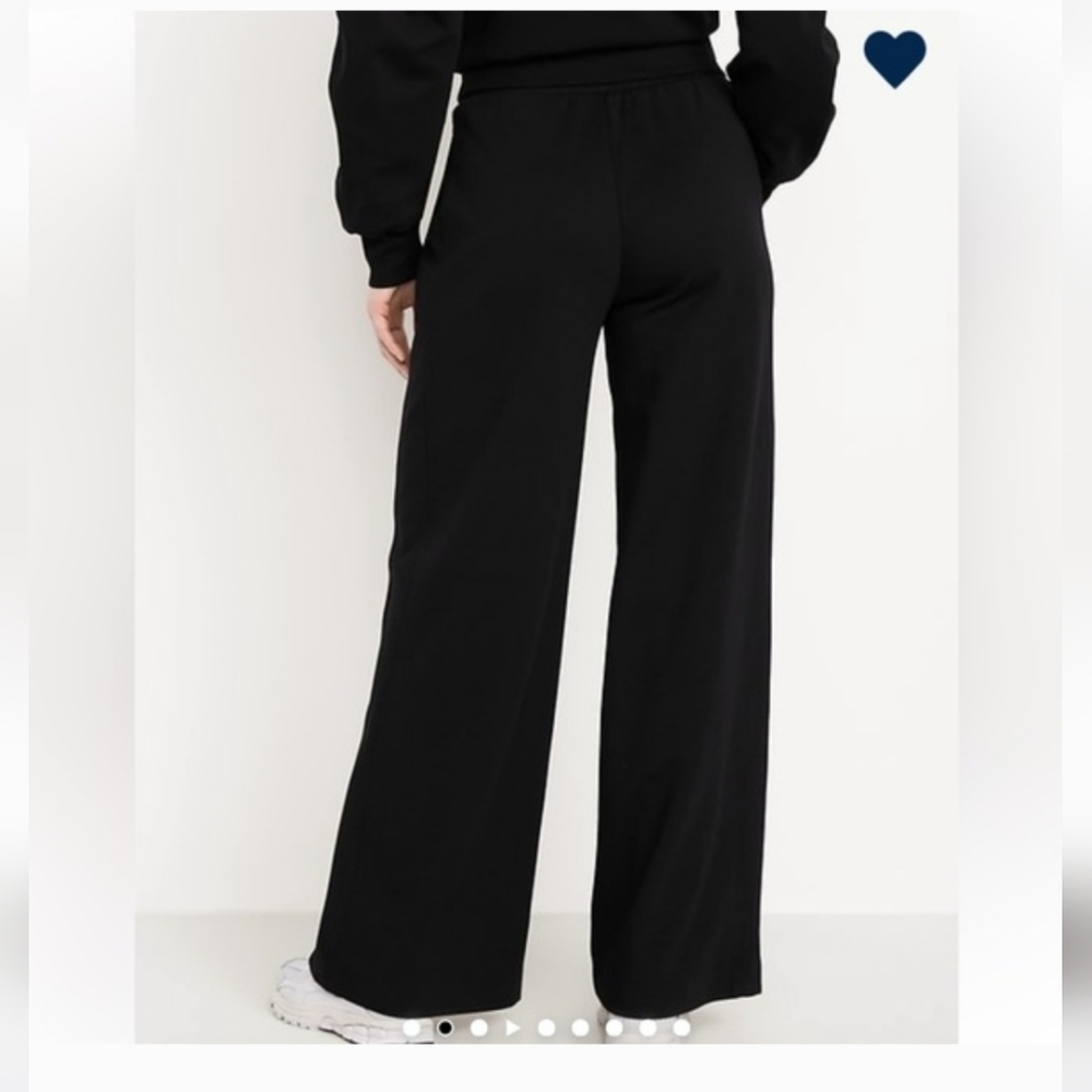Old Navy Dynamic Fleece Black Extra High-Rise Wide Leg Pants - Picture 2 of 6